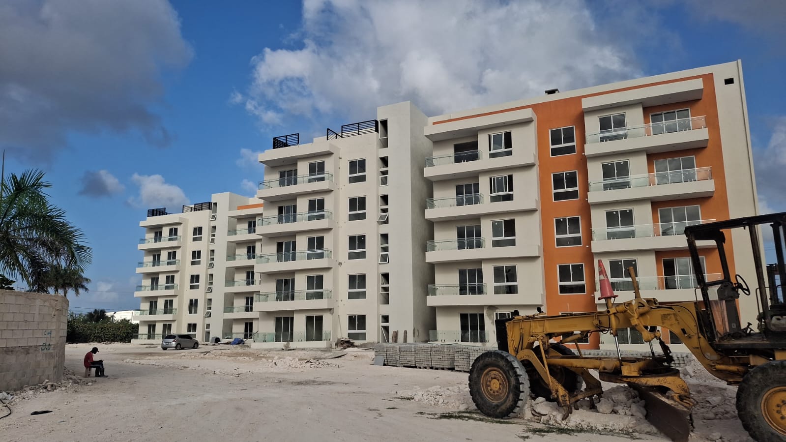 Conjunto residencial de apartamentos — Obra civil terminada en Zona Este, República Dominicana. Servicio: Supervisión técnica y ensayos de materiales.