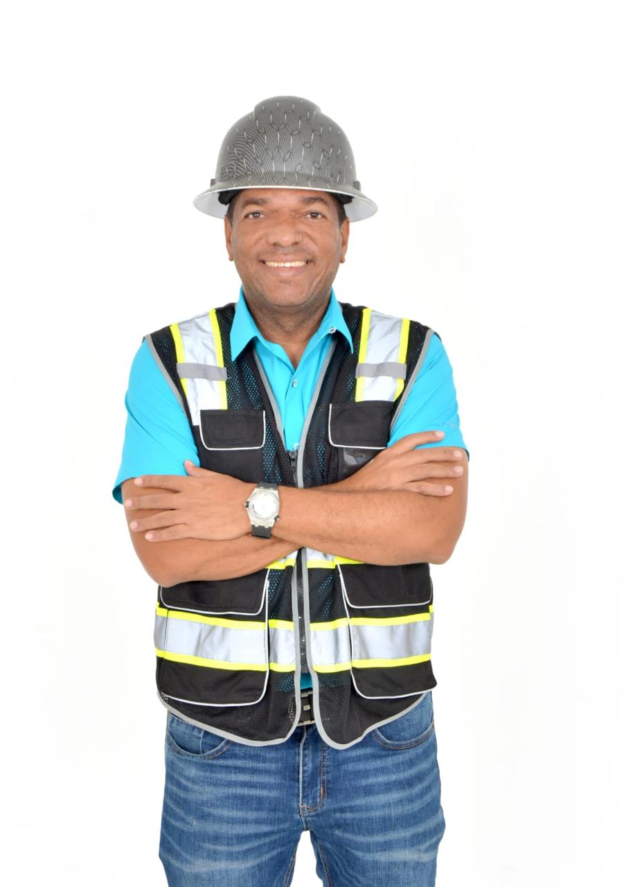 Eriklis de León, ingeniero civil, fundador y director de Grupo Avalancha SRL